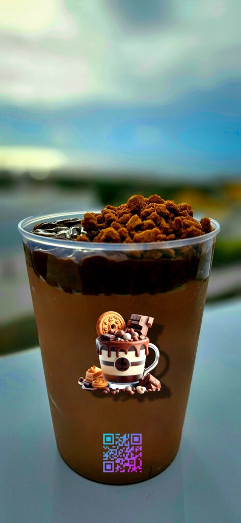 Jogurtowiec czekoladowo — kakaowo — orzechowo — ciasteczkowy